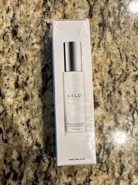 Premium Cleaning Spray for Women Skincare — White